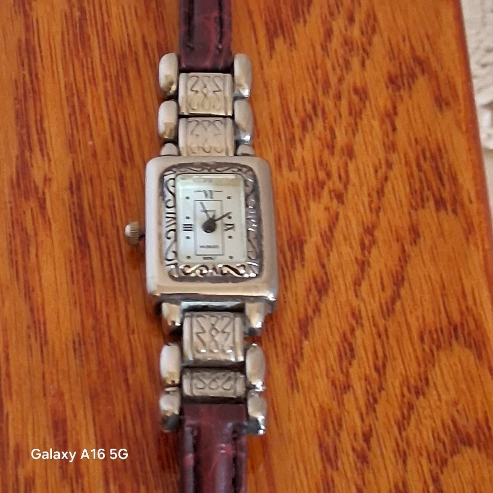 Brighton Watch.  Elegant Brown Leather Strap Watch   NEW BATTERY